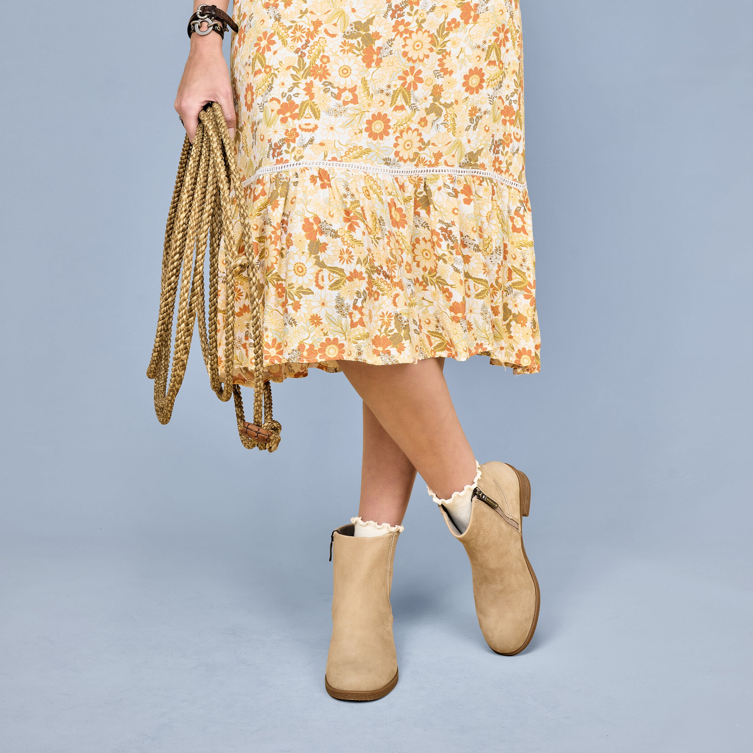 Daisie Sand Waterproof Nubuck – Dansko