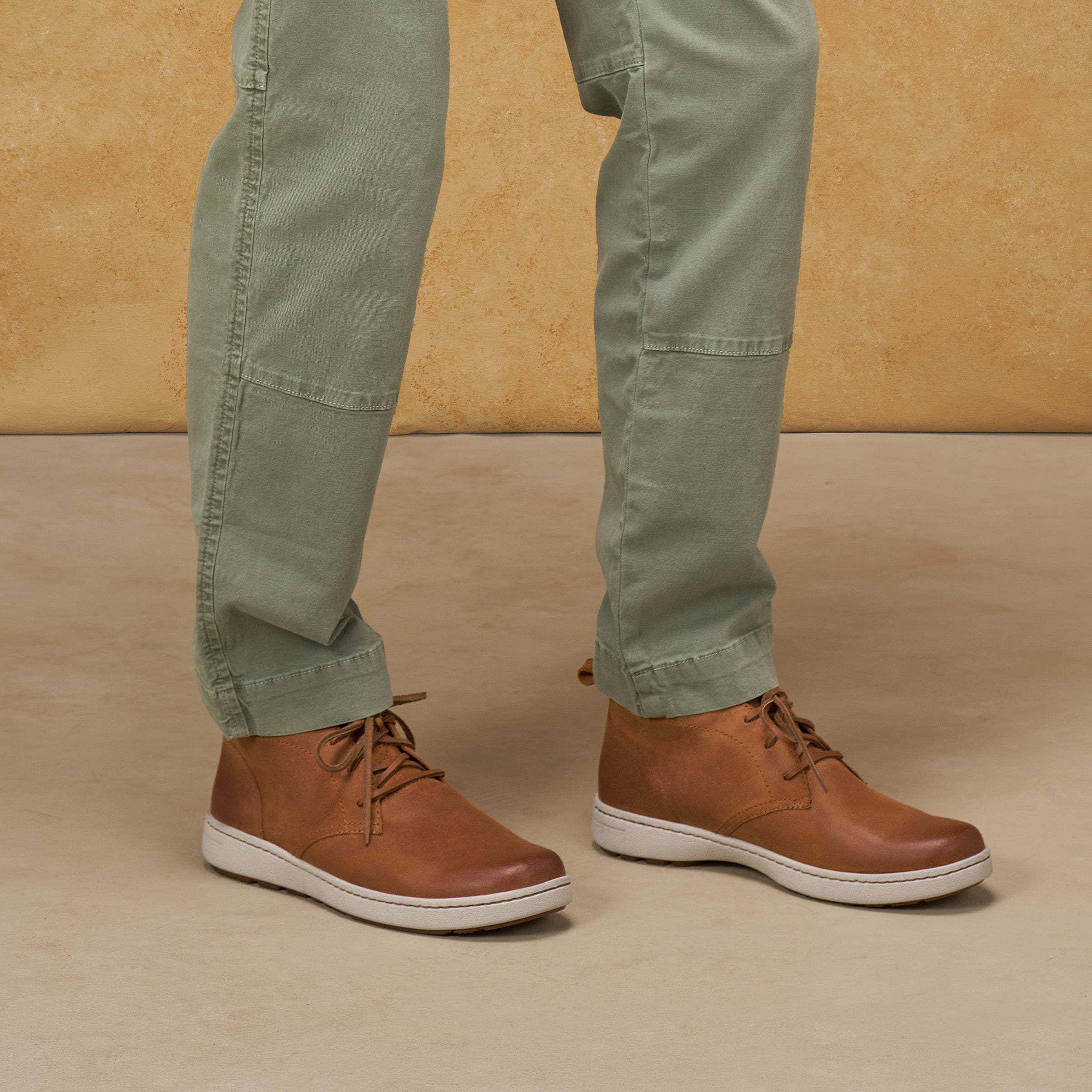 Tony Tan Burnished Suede – Dansko