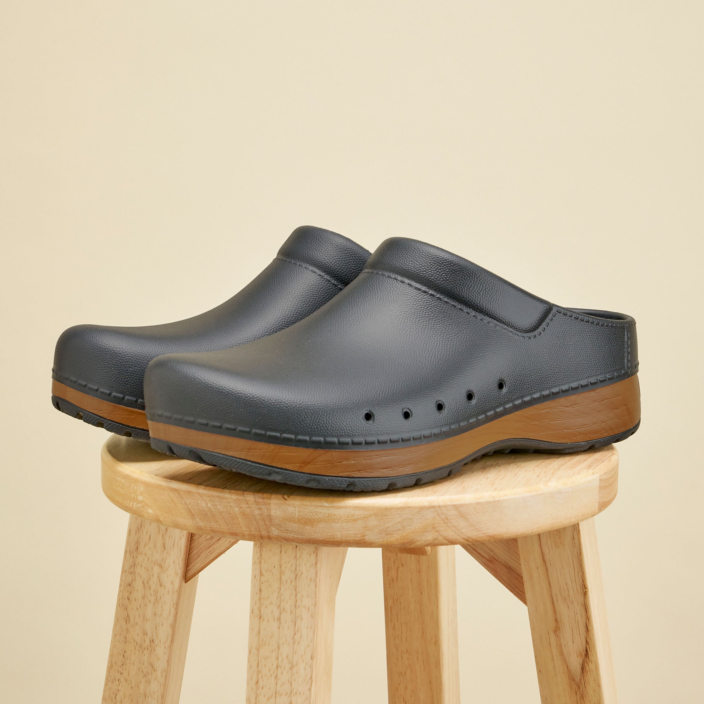 Men\'s Kane Black foam Slides Slip-On Ventilated Clogs Men 9 Women 11 Amazon.com: Dansko Men main image 2