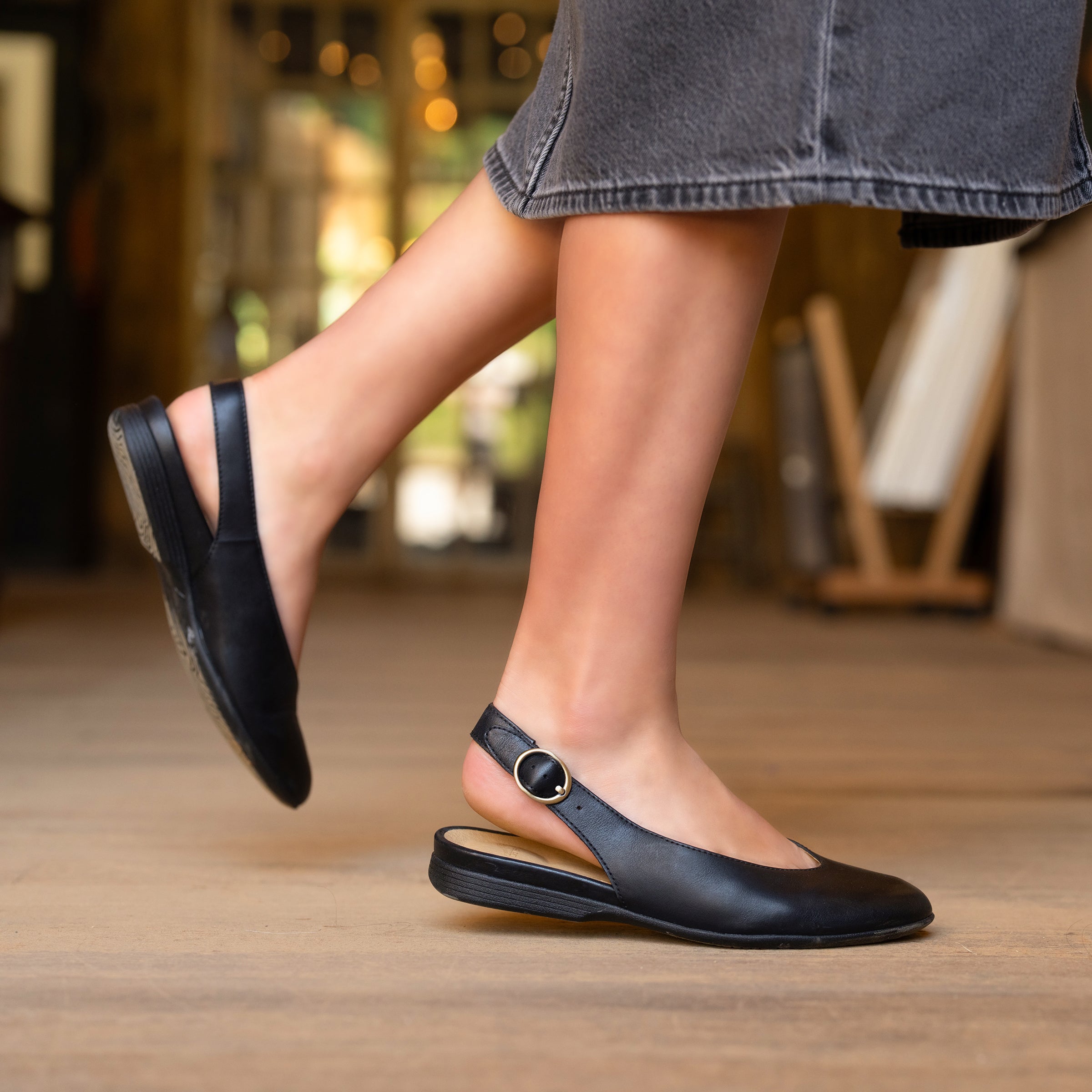 Lea Black Burnished Nappa – Dansko