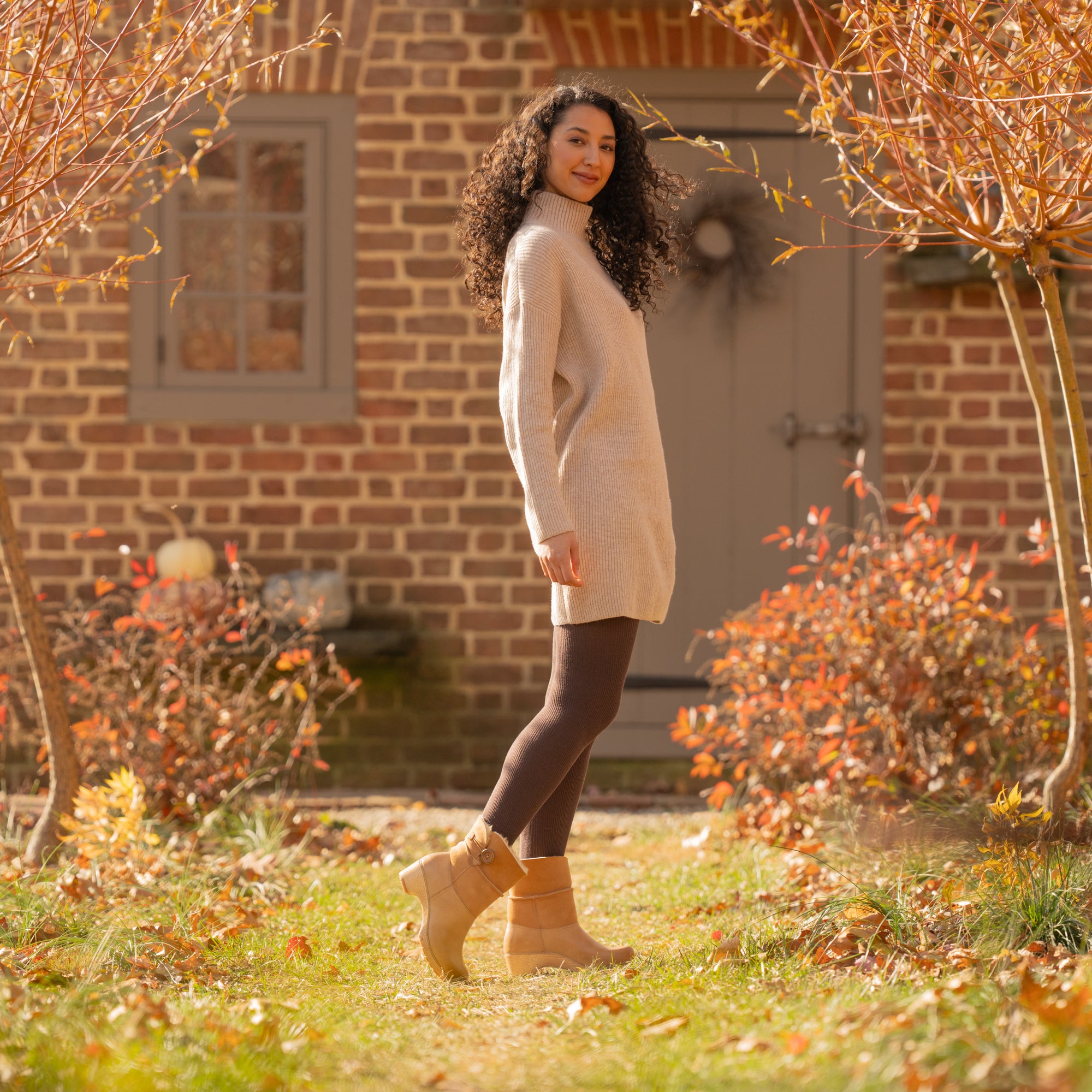 Lillith Honey Distressed