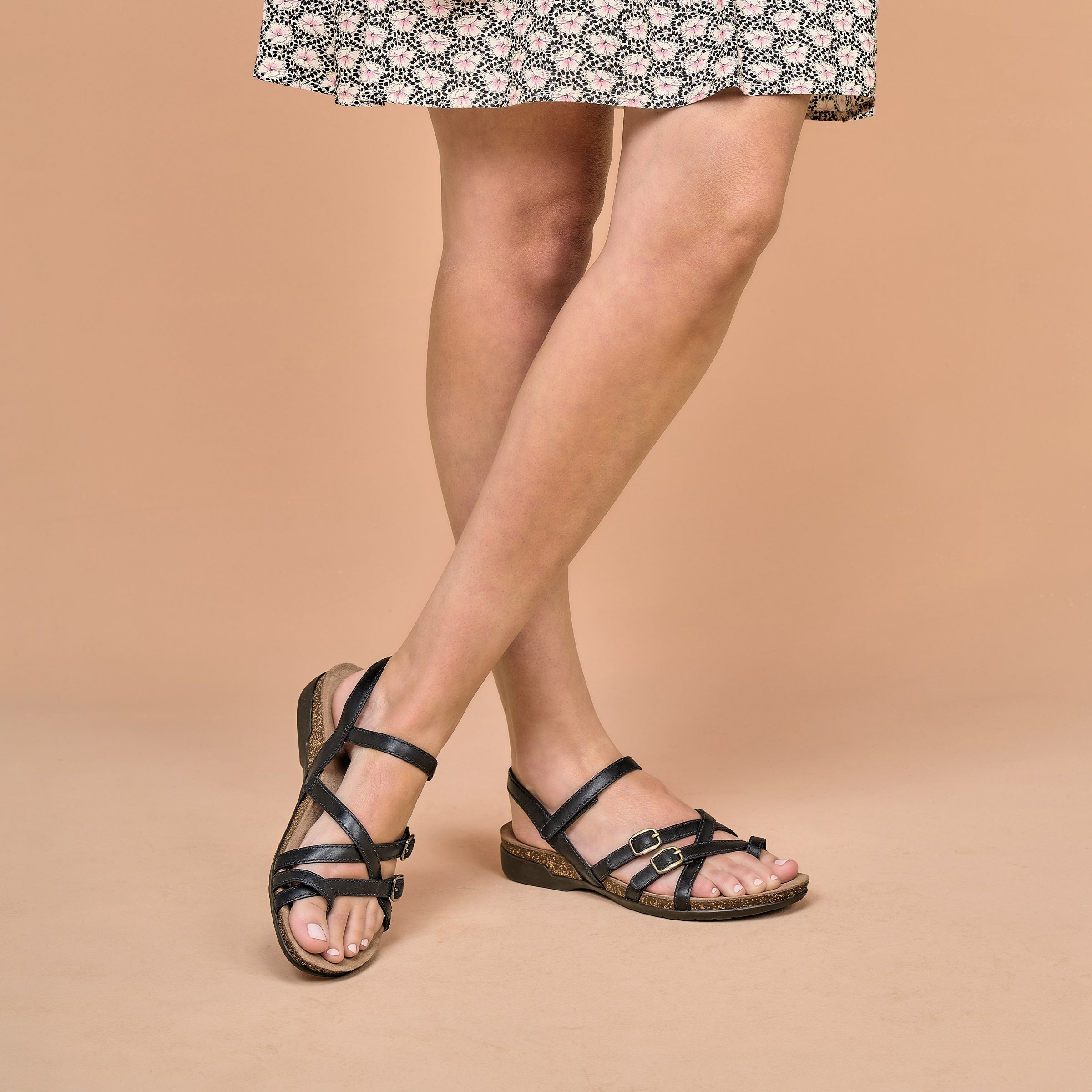 Roslyn Black Waxy Burnished – Dansko