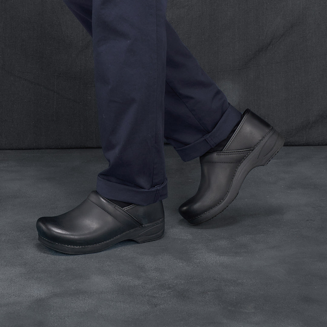 Dansko Professional Clog Oiled – GOOD FOOTING