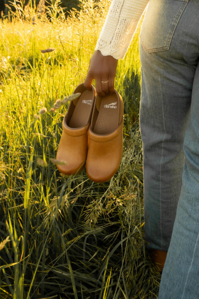 Discover The Iconic Comfort Of Women’s Clogs