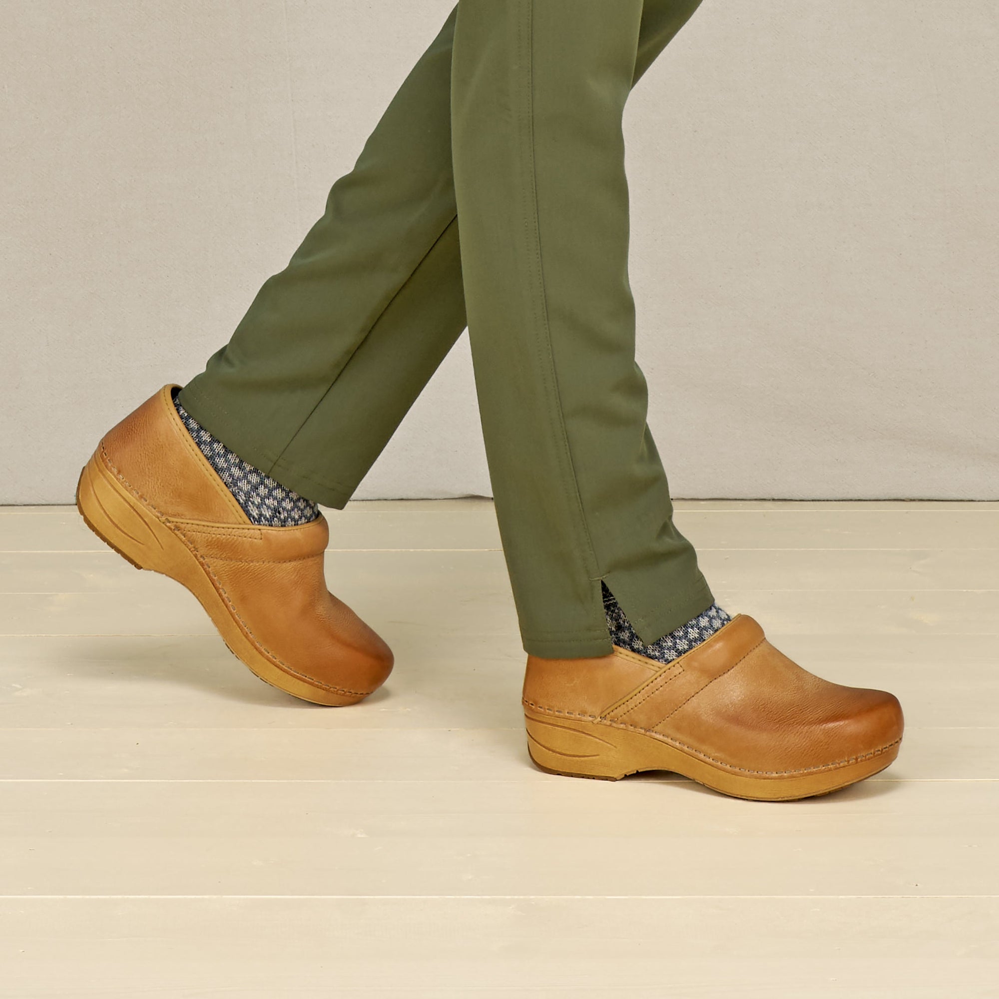 How to Style Dansko Clogs: Chic Outfits for Every Season