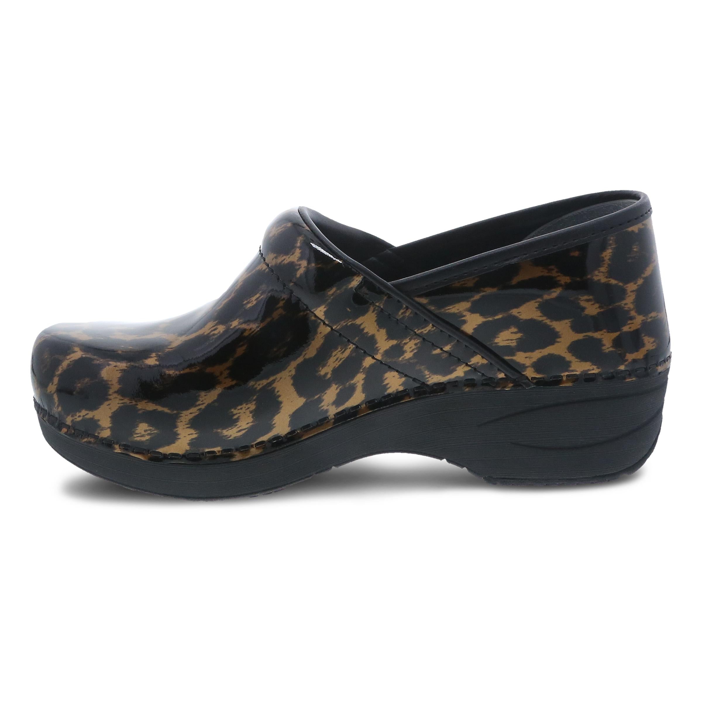 Wide XP 2.0 Brown Leopard Patent – Dansko