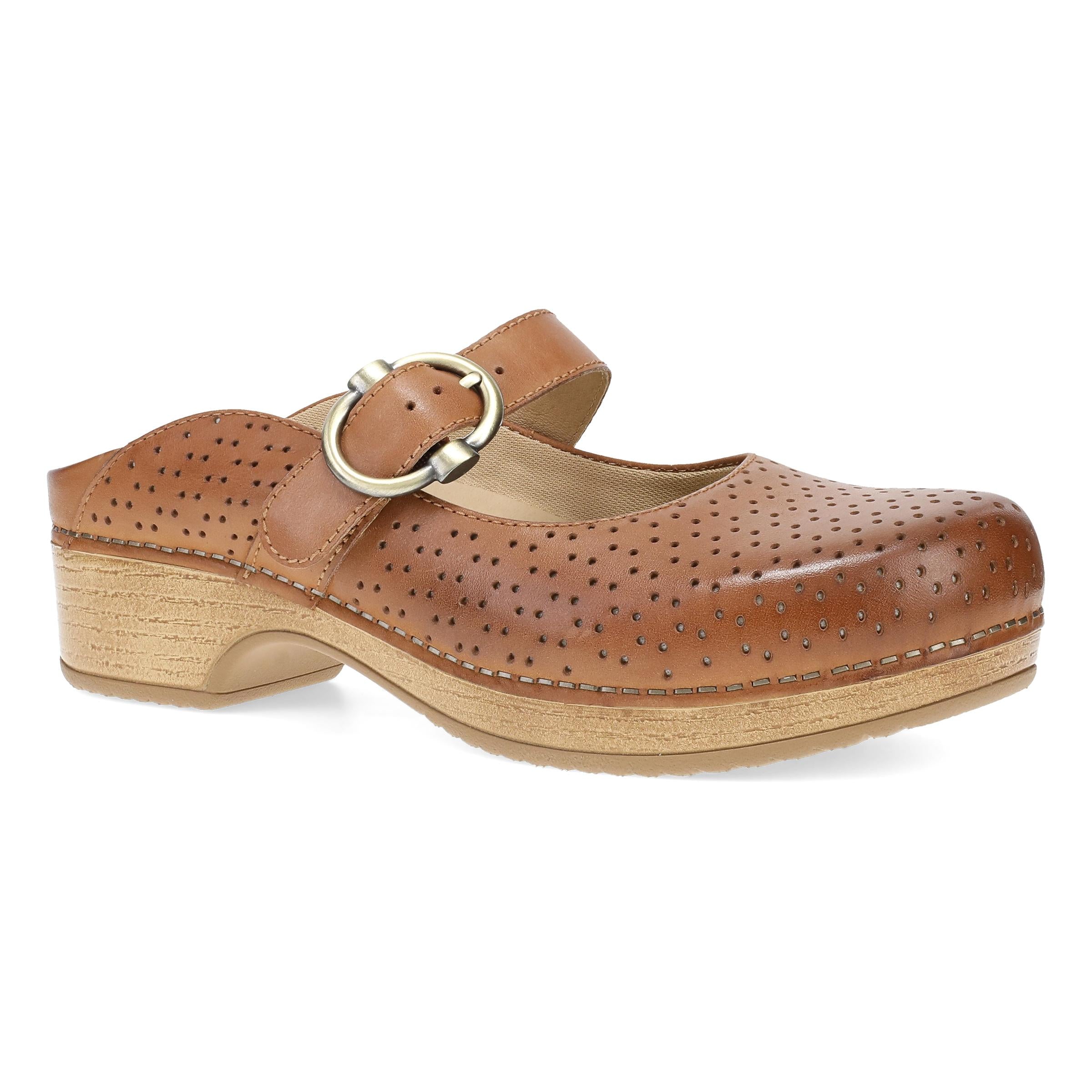 Blaire Tan – Dansko
