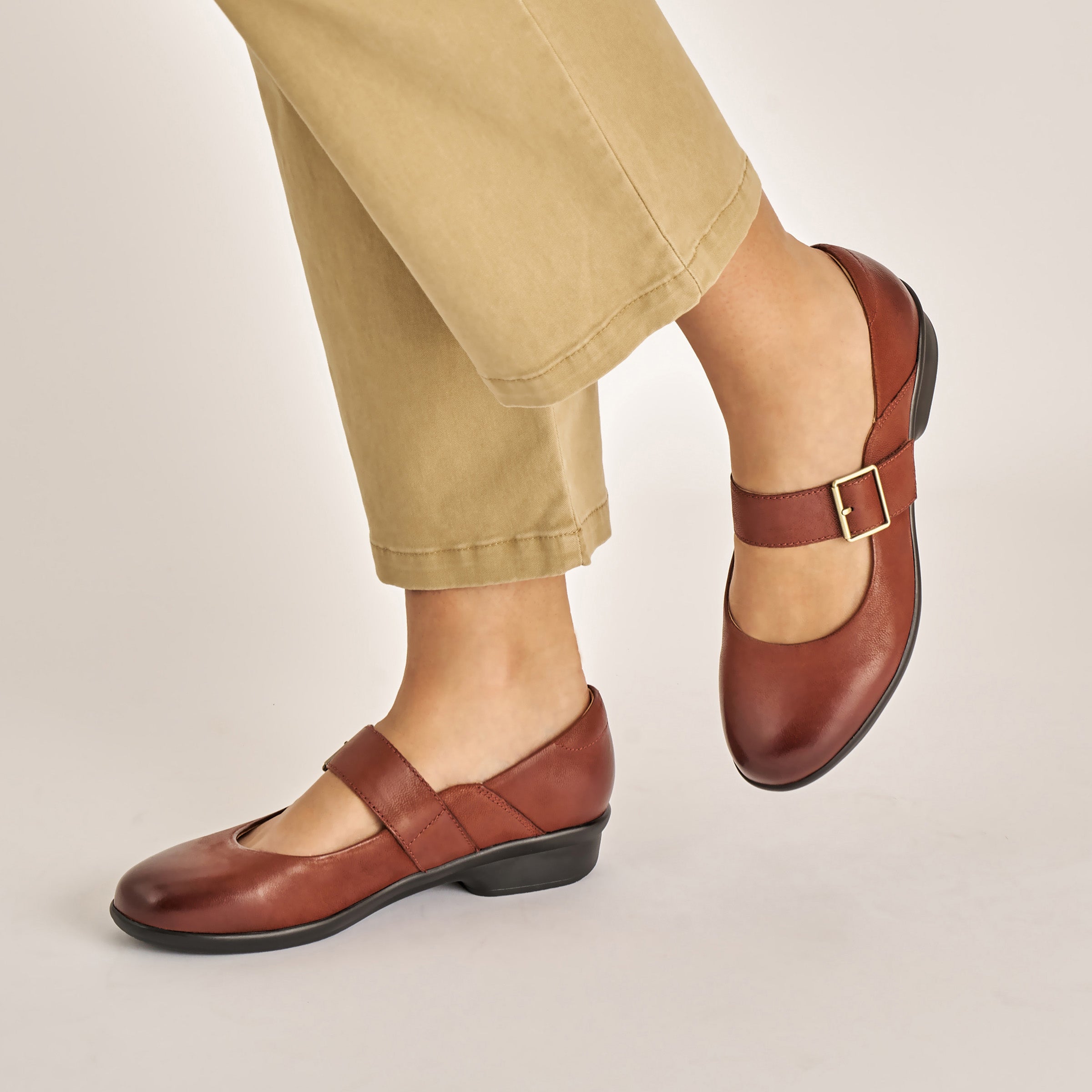 Collette Russet Burnished Nubuck – Dansko