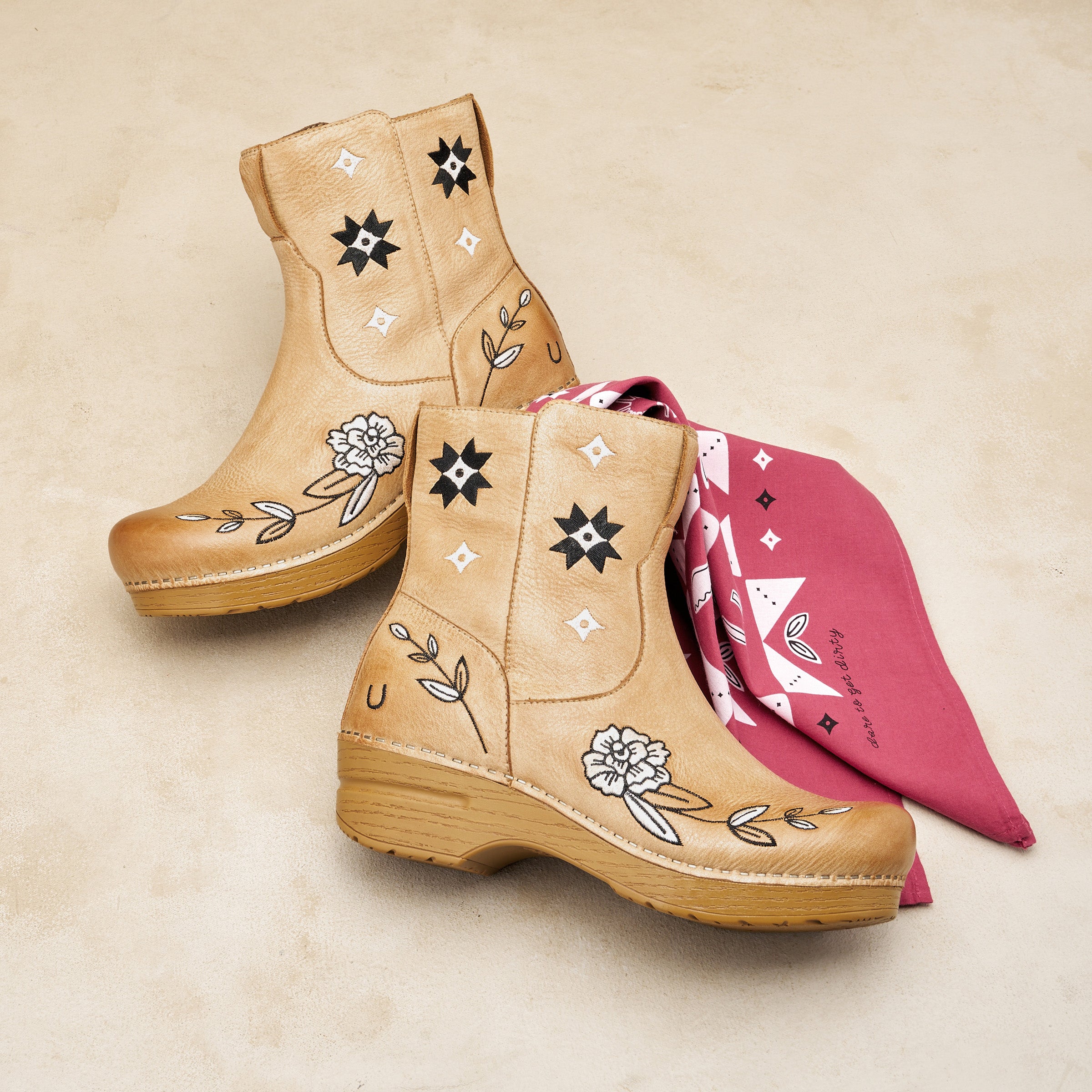 Jenni Boot Honey Distressed – Dansko