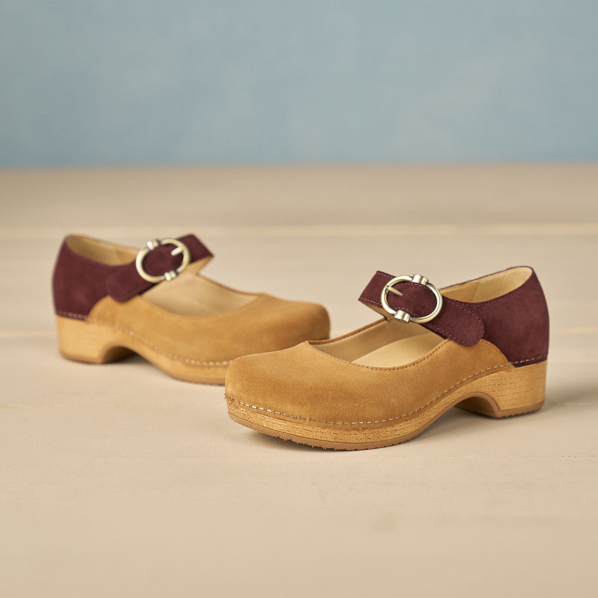 Bonny Tan/Mulberry – Dansko