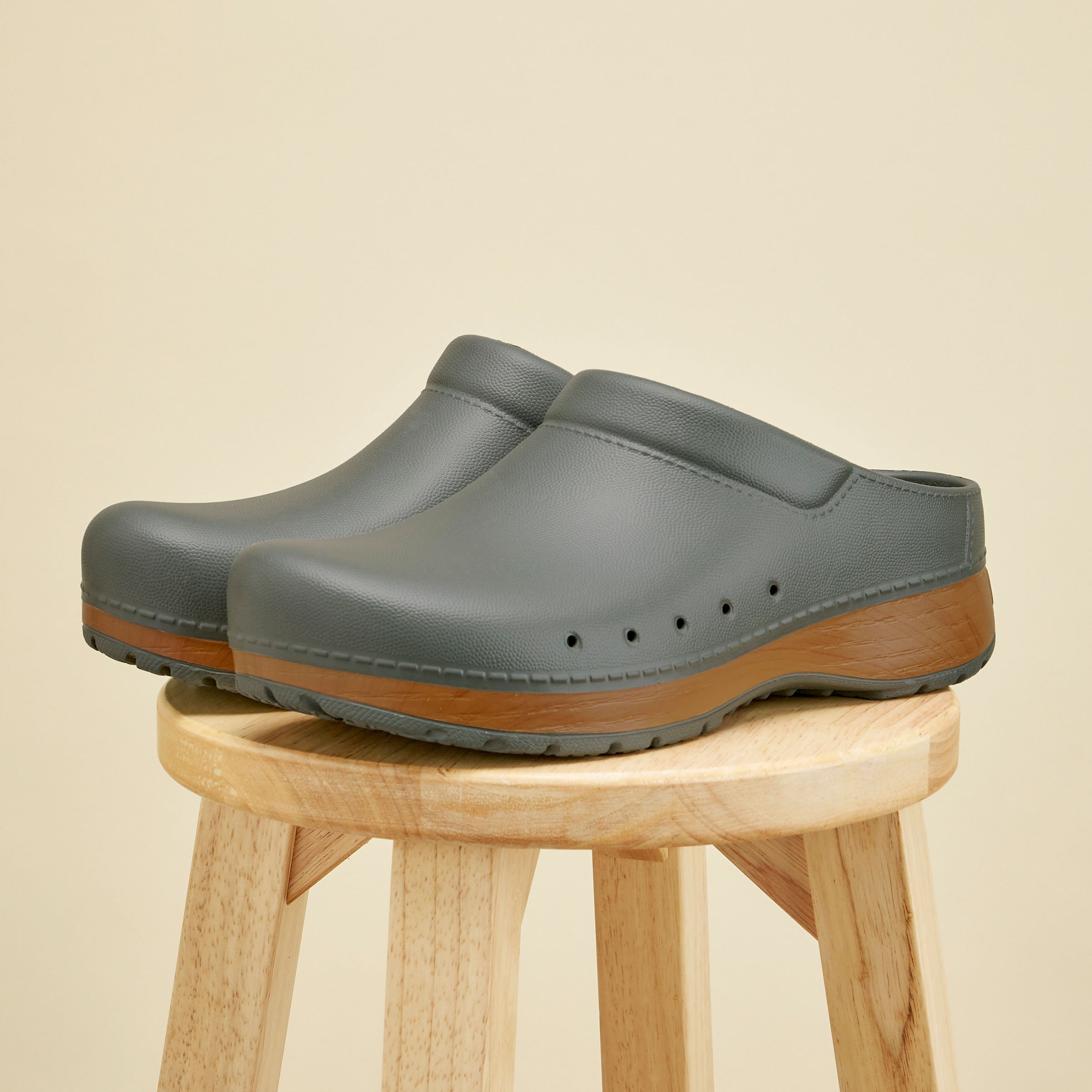 Kane Mens Grey Mule – Dansko