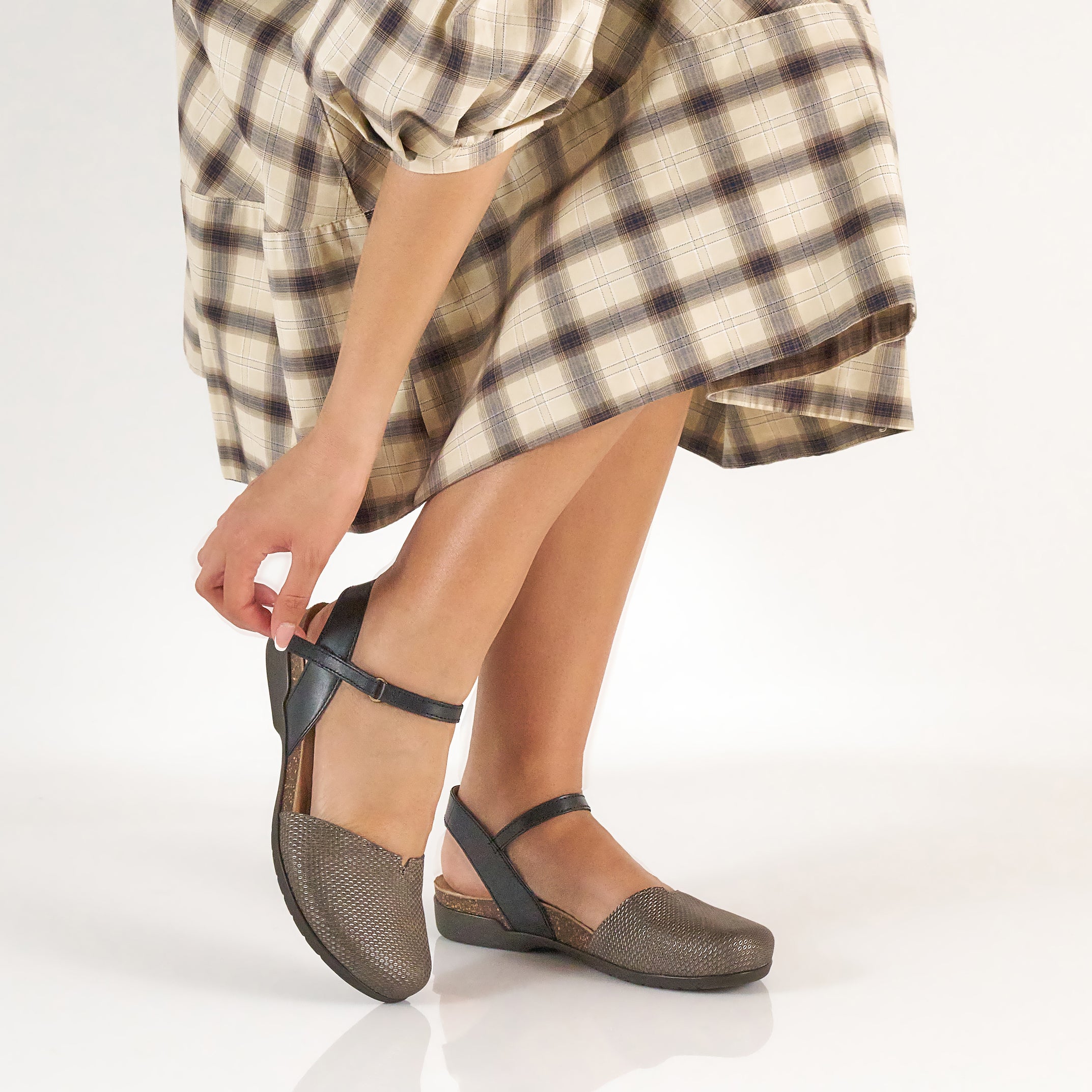 Rowan Grey/Pewter Leather – Dansko