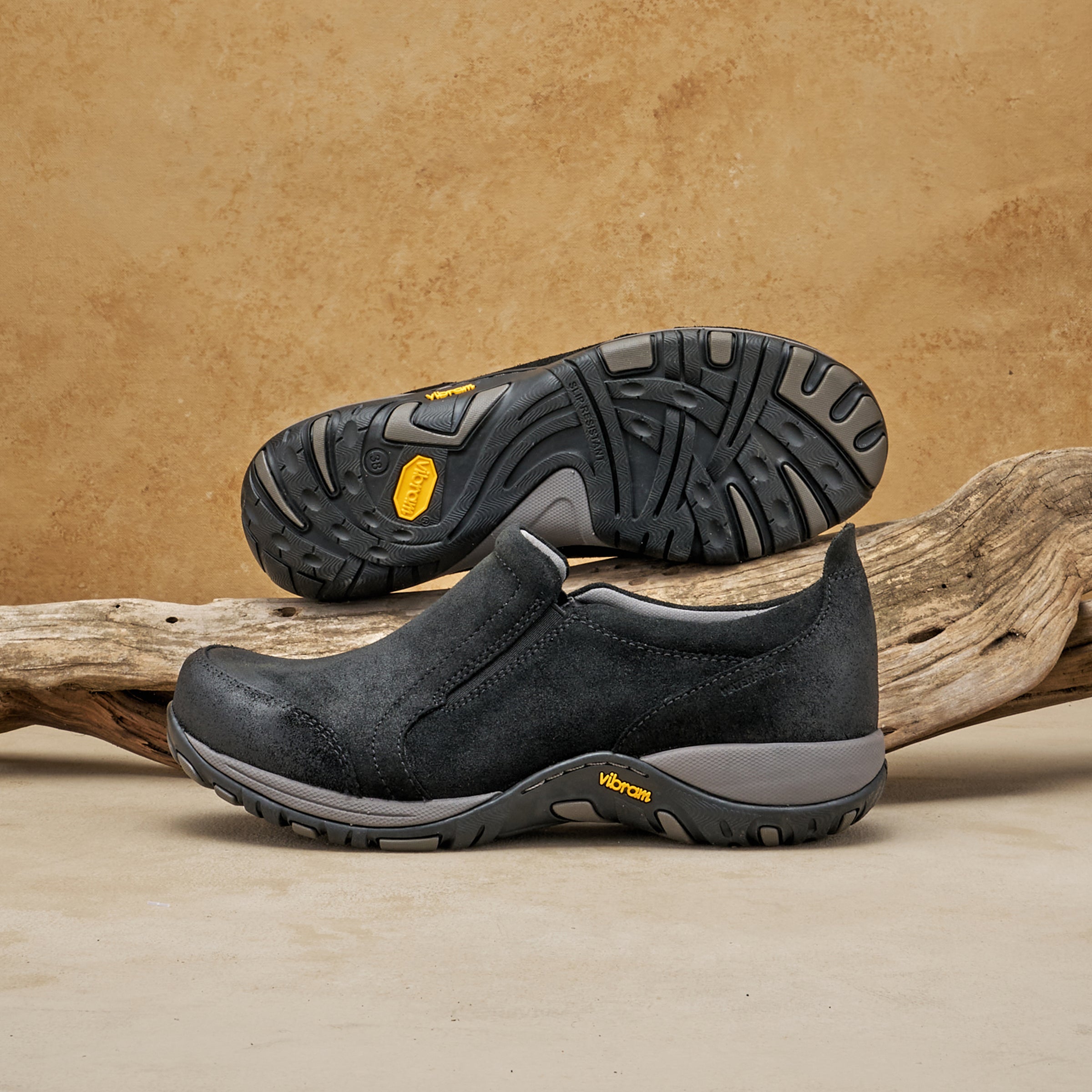 Pippy Black Waterproof Burnished Suede – Dansko