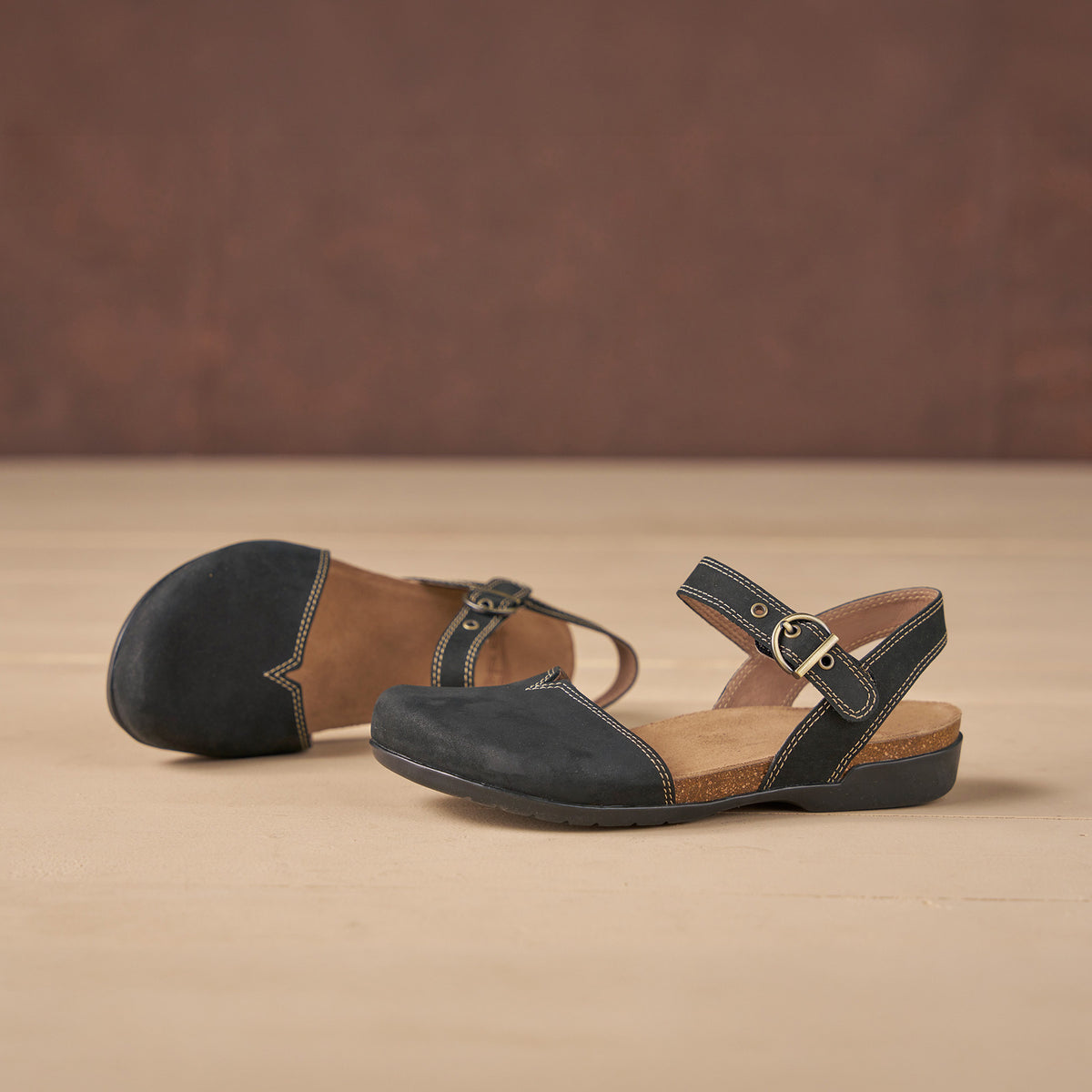 Rori Black Nubuck
