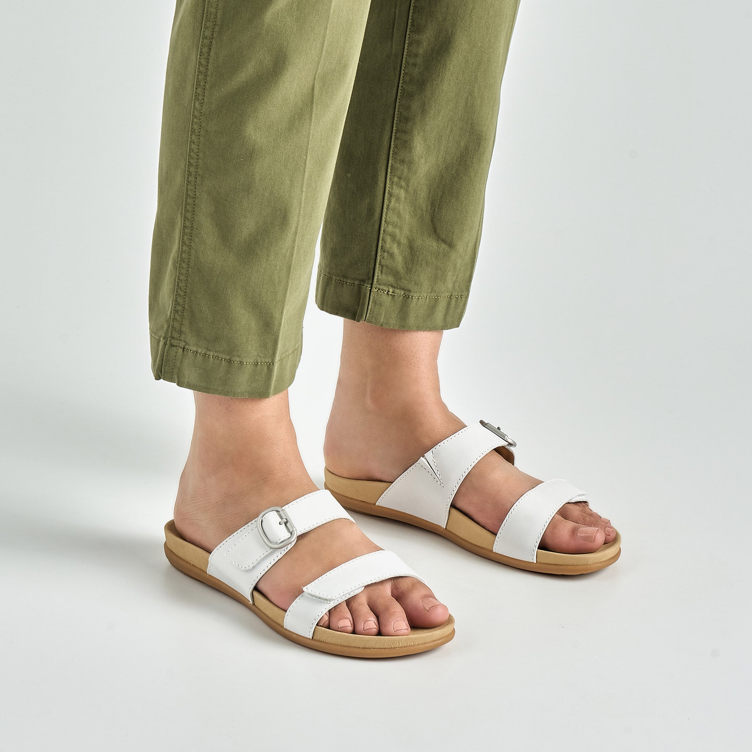 Justine White Full Grain – Dansko