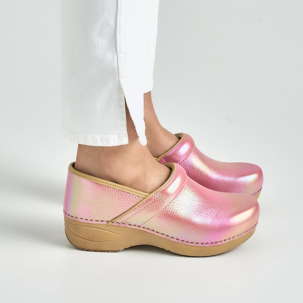 XP 2.0 Pink Iridescent Leather – Dansko