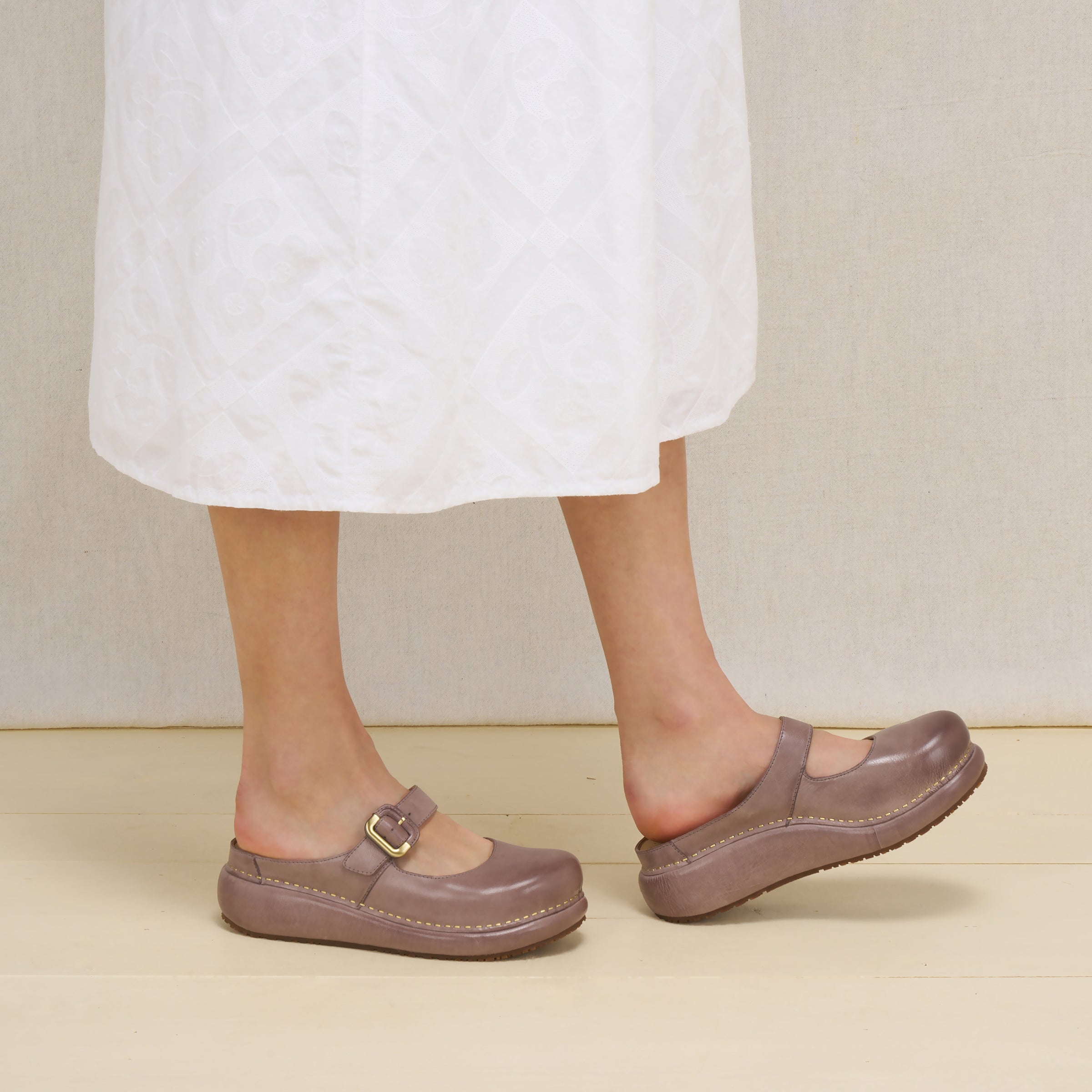 Kimberly Dusty Lilac Leather – Dansko