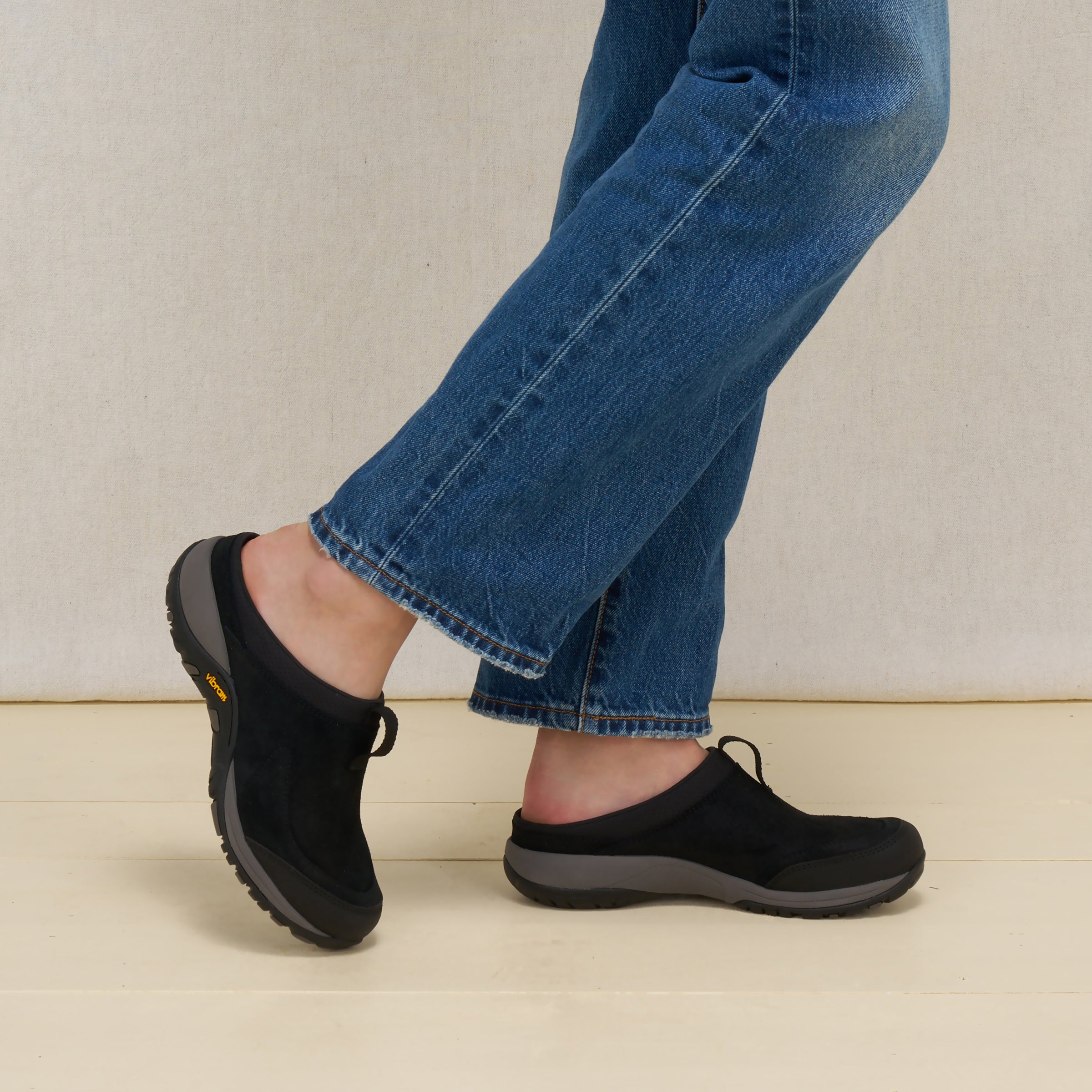 Pia Black Leather – Dansko