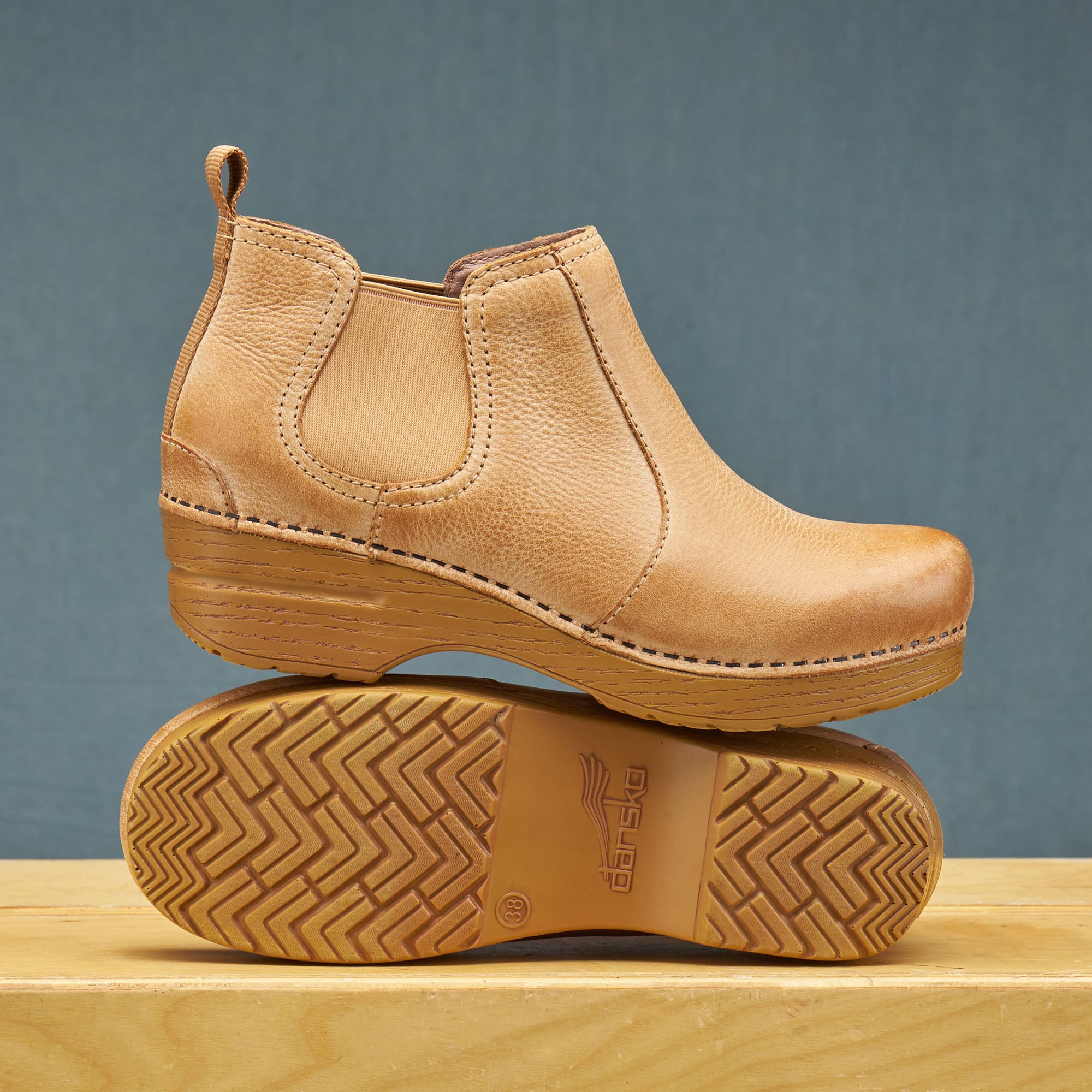 Frankie Honey Distressed