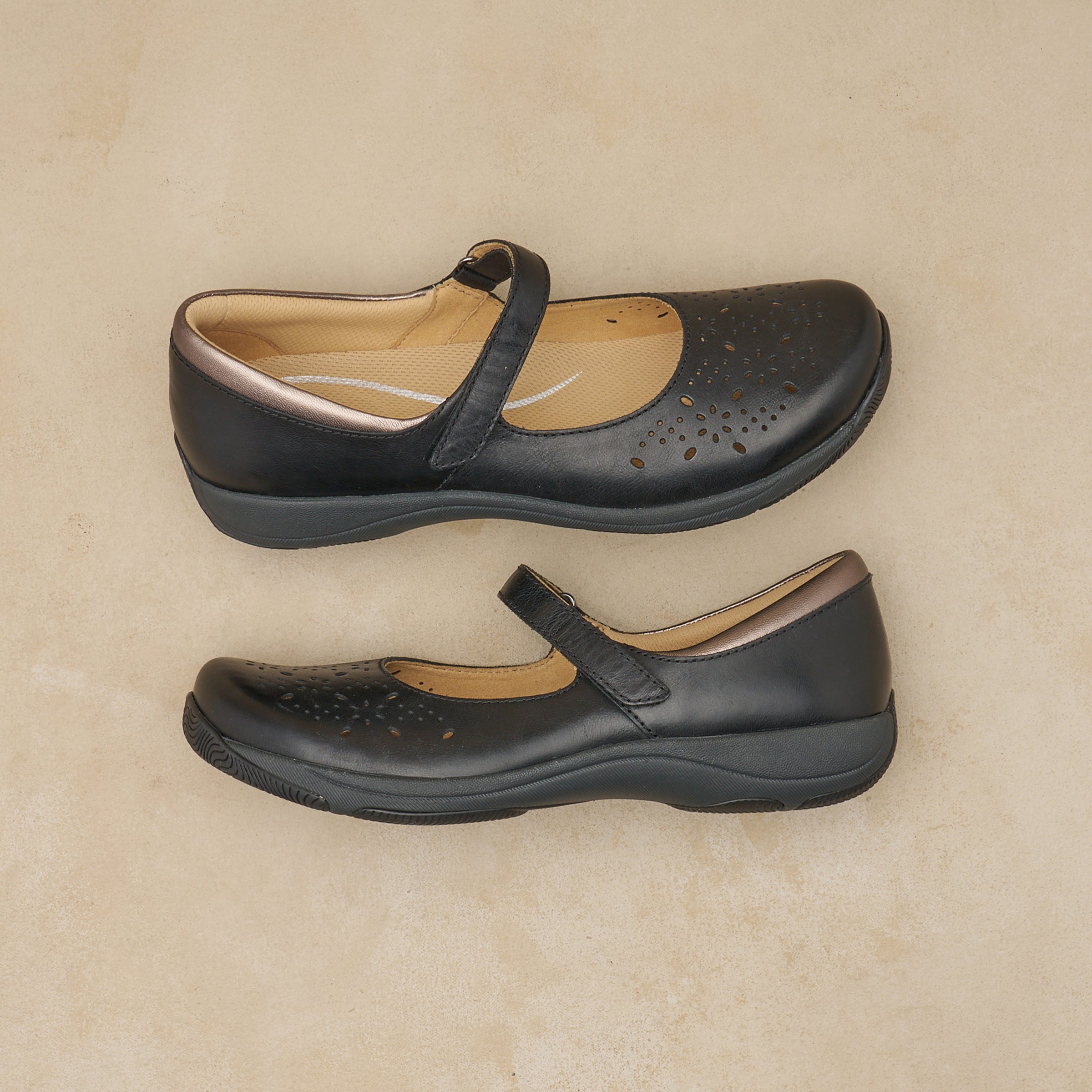 未使用級✨dansko ディーナ メリージェーン ブラック 36 DANSKO／ダンスコ ジャパン オフィシャル サイト｜DEENA