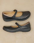 Stacy Black Waxy Burnished
