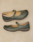 Stacy Lake Waxy Burnished