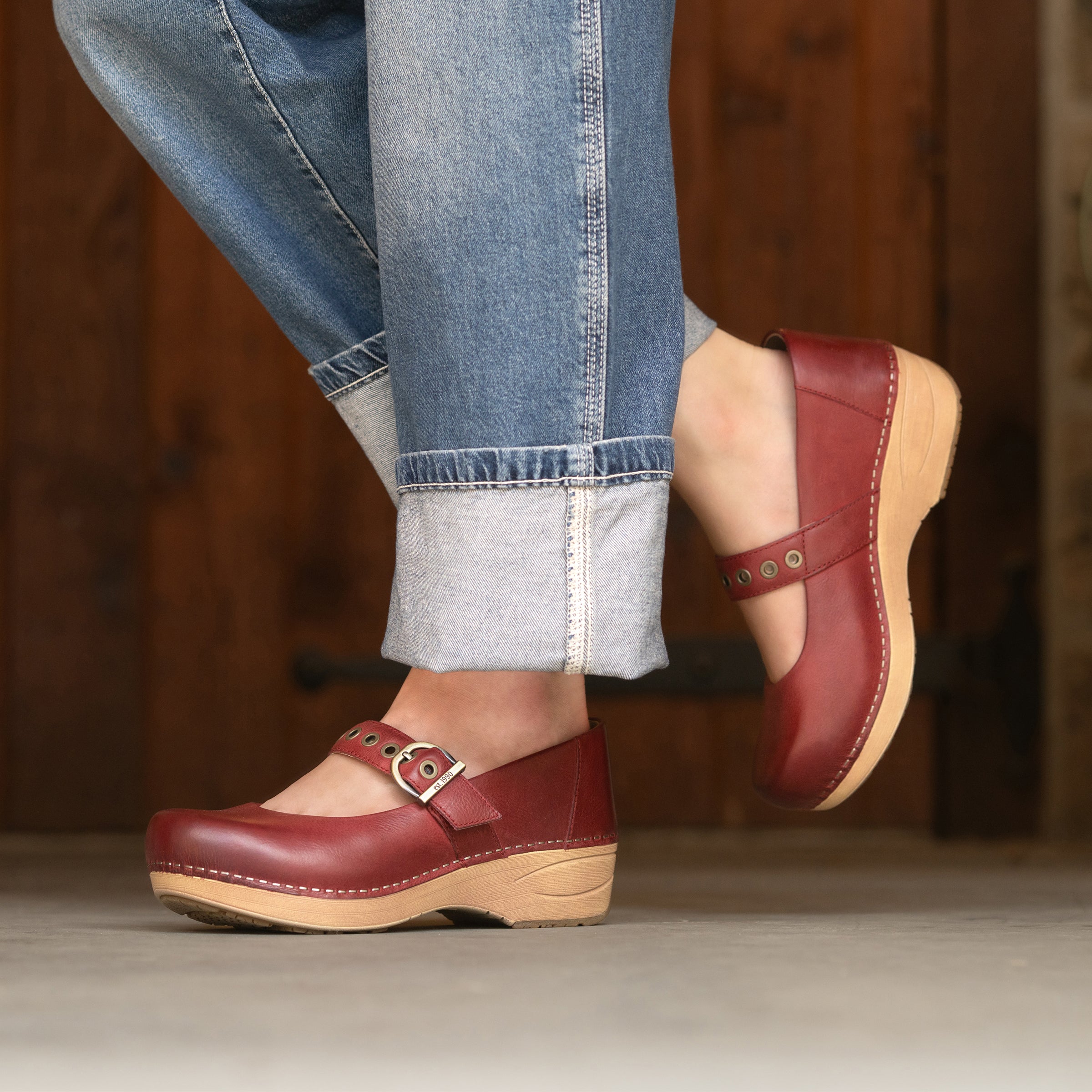 XP 2.0 Mary Jane Clog Red Leather – Dansko