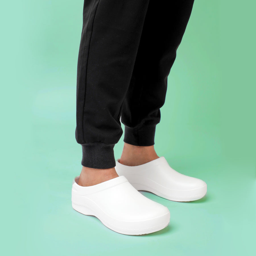 Kaci is the ultimate occupational molded clog thanks to lightweight, sustainable construction and patented slip-resistant outsoles.